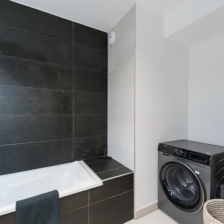 Sunny - Luxury Flat With Services メジェーヴ