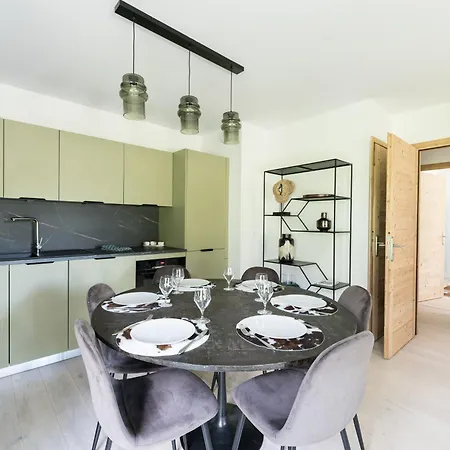 Sunny - Luxury Flat With Services アパート メジェーヴ